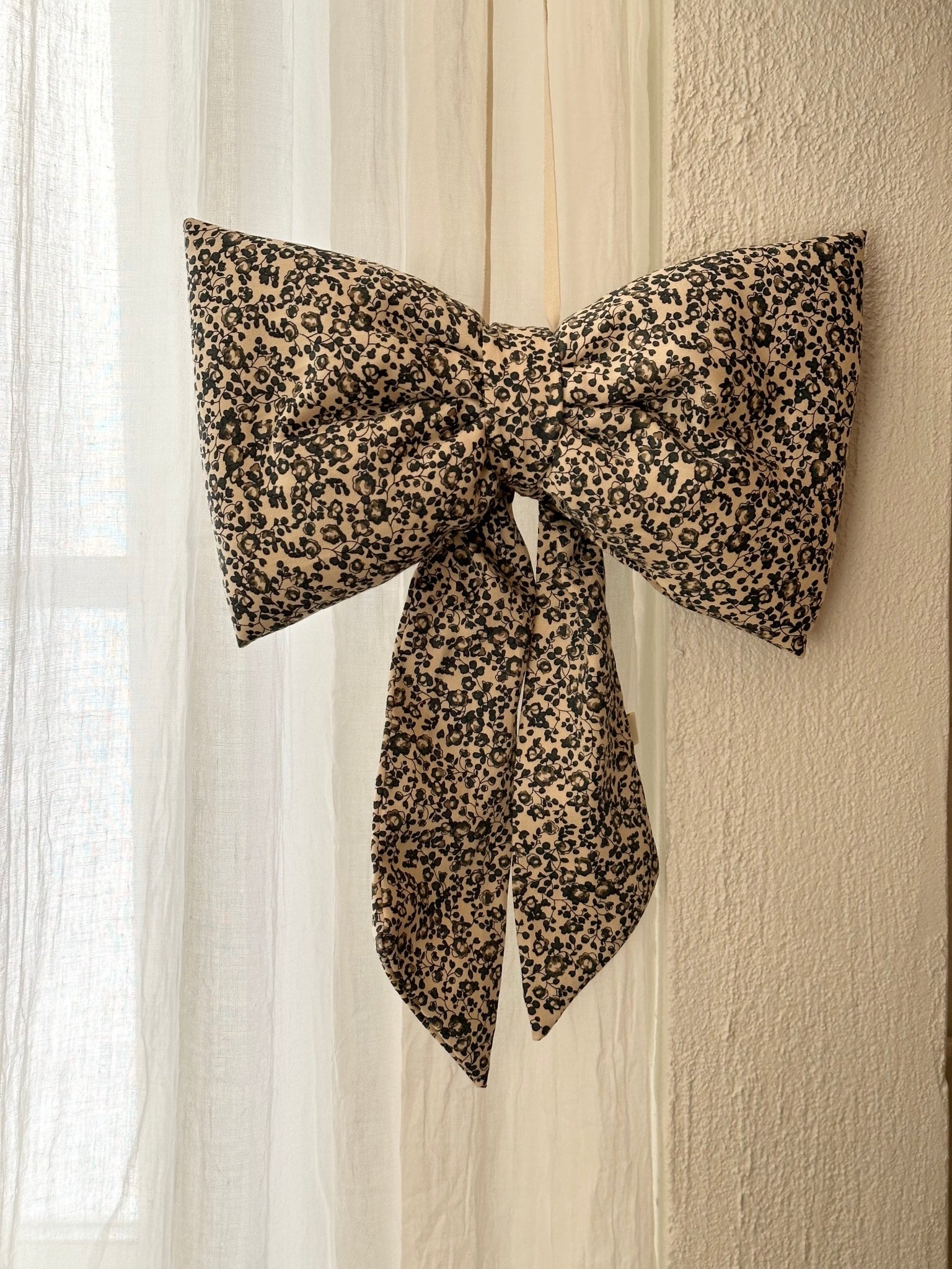 That's Mine – Bella Sløjfe i Flores Blue – Bæredygtig Accessory