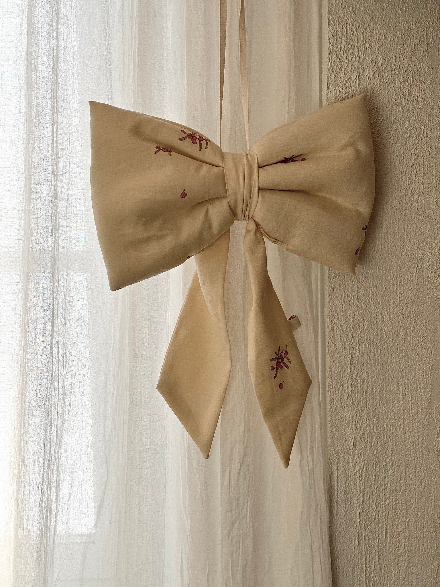 Bæredygtig Bella Sløjfe i Havtorn – Unik Pynt til Dit Look