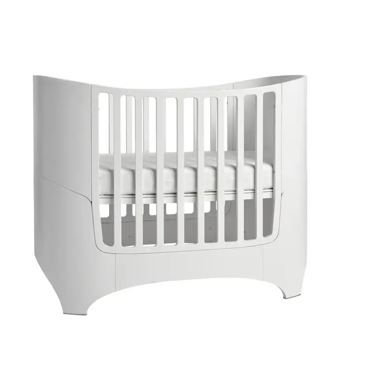 Klassisk Hvid Baby Juniorseng – Uden Madras – Fantastisk Tilbud!